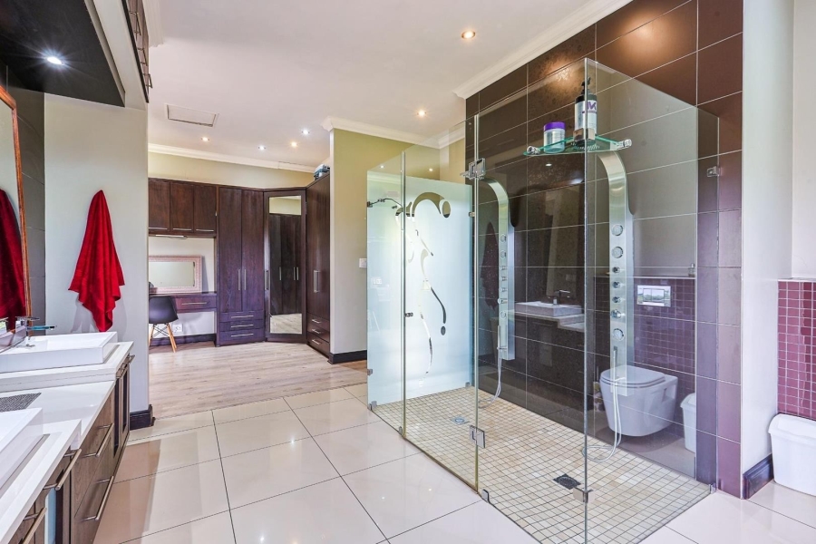 5 Bedroom Property for Sale in Mooikloof Gauteng