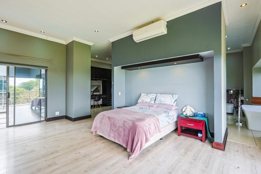 5 Bedroom Property for Sale in Mooikloof Gauteng