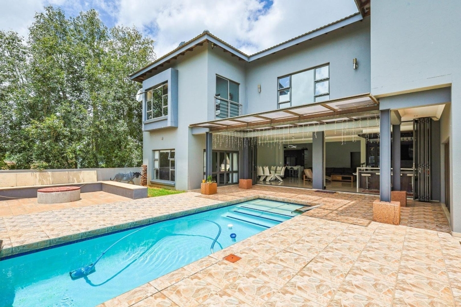 5 Bedroom Property for Sale in Mooikloof Gauteng