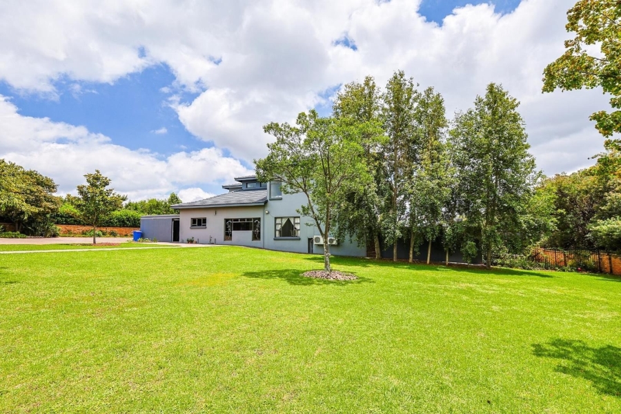 5 Bedroom Property for Sale in Mooikloof Gauteng