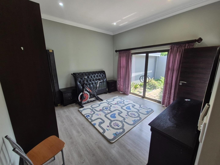 5 Bedroom Property for Sale in Mooikloof Gauteng