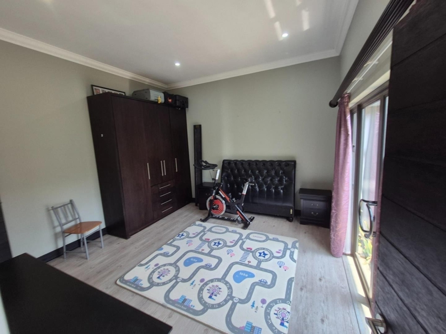 5 Bedroom Property for Sale in Mooikloof Gauteng