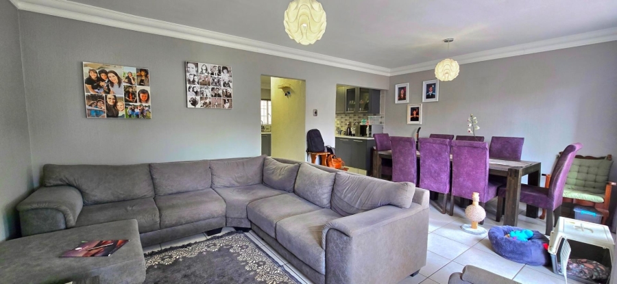 3 Bedroom Property for Sale in Garsfontein Gauteng