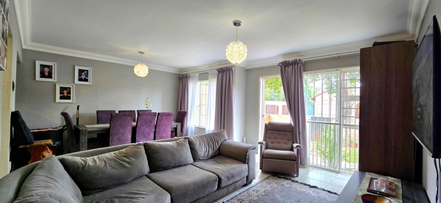 3 Bedroom Property for Sale in Garsfontein Gauteng