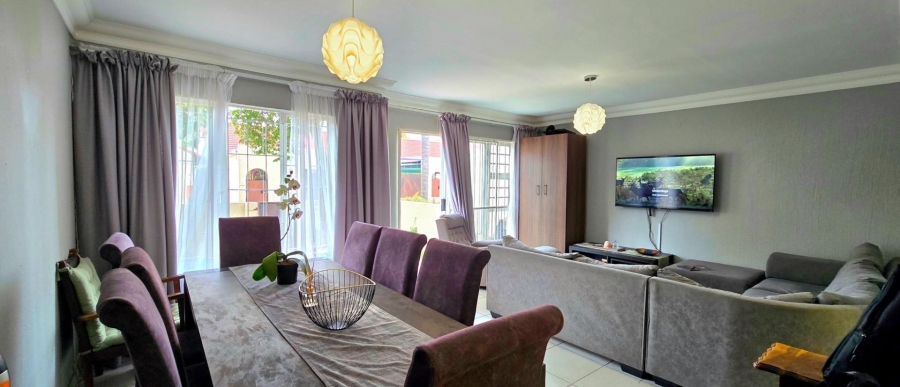 3 Bedroom Property for Sale in Garsfontein Gauteng