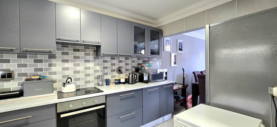 3 Bedroom Property for Sale in Garsfontein Gauteng