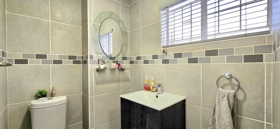 3 Bedroom Property for Sale in Garsfontein Gauteng