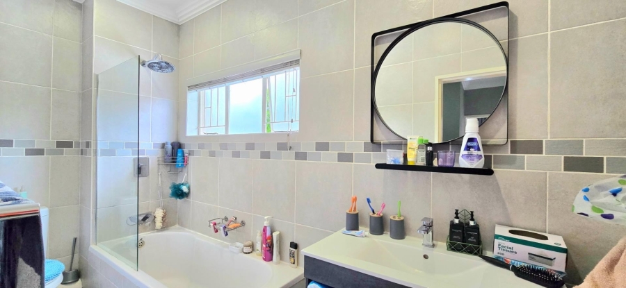 3 Bedroom Property for Sale in Garsfontein Gauteng