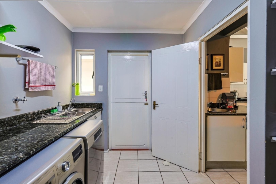 To Let 3 Bedroom Property for Rent in Silver Lakes Gauteng