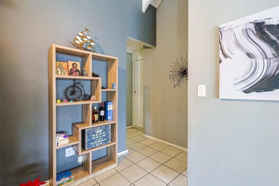 To Let 3 Bedroom Property for Rent in Silver Lakes Gauteng