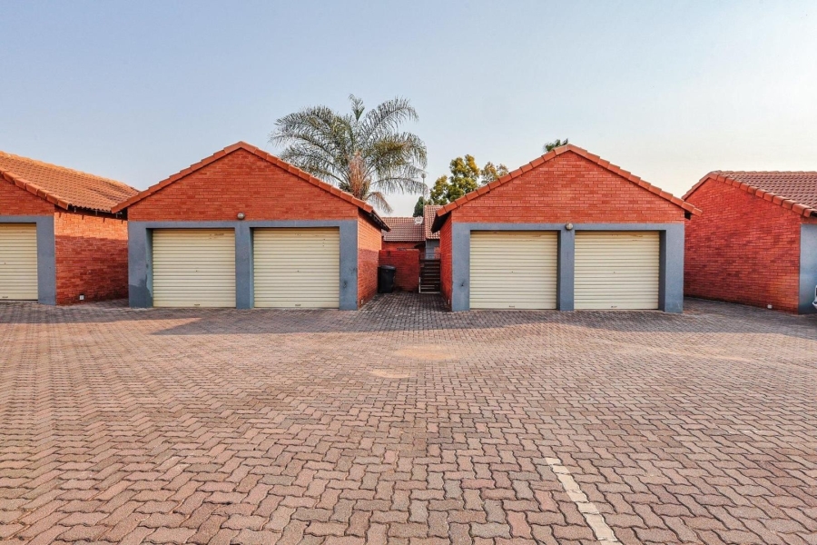 To Let 2 Bedroom Property for Rent in Equestria Gauteng