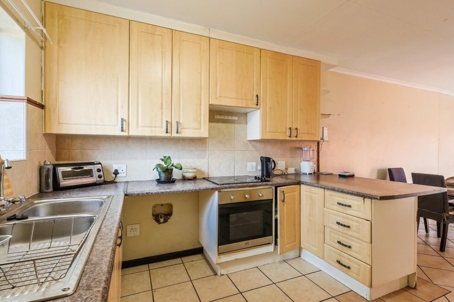 To Let 2 Bedroom Property for Rent in Equestria Gauteng
