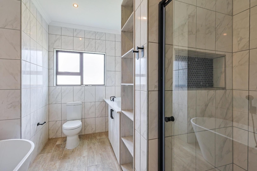 To Let 4 Bedroom Property for Rent in Silverwoods Country Estate Gauteng