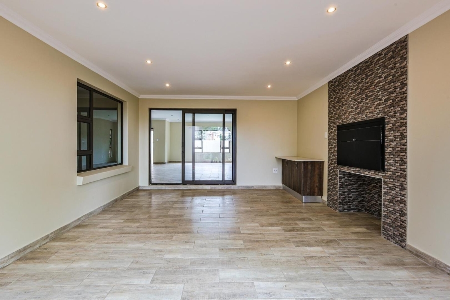 To Let 4 Bedroom Property for Rent in Silverwoods Country Estate Gauteng