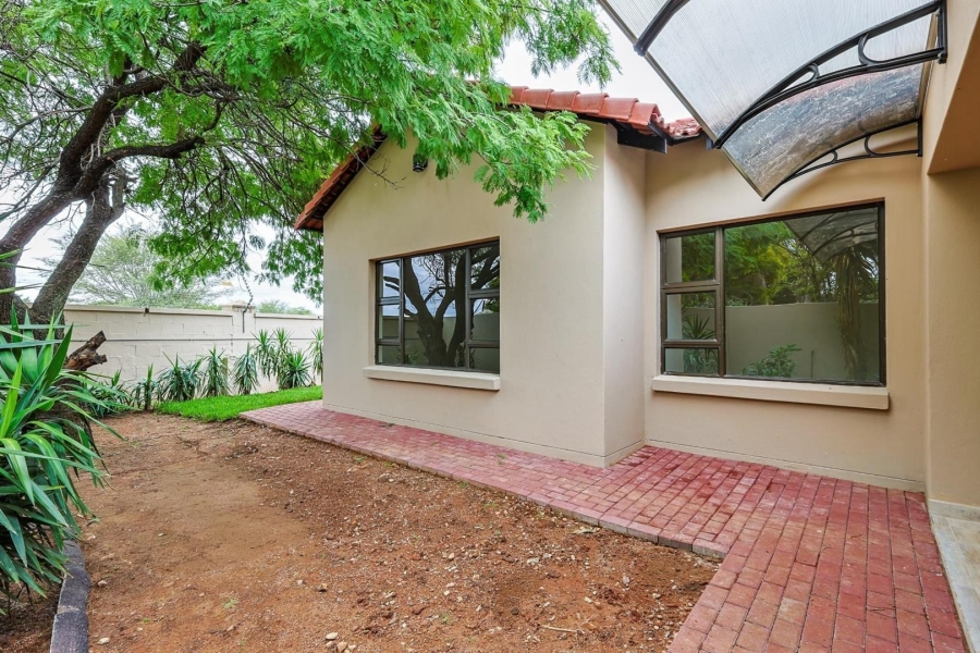 To Let 4 Bedroom Property for Rent in Silverwoods Country Estate Gauteng