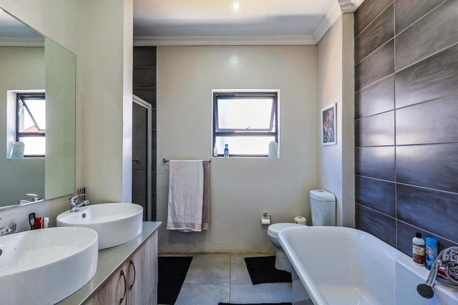 3 Bedroom Property for Sale in Olympus AH Gauteng