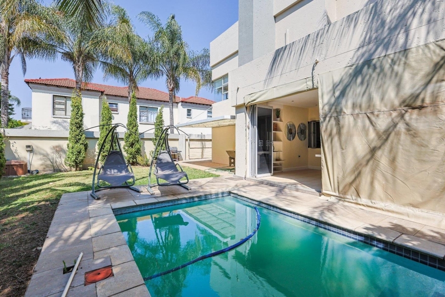 To Let 4 Bedroom Property for Rent in Silver Lakes Gauteng