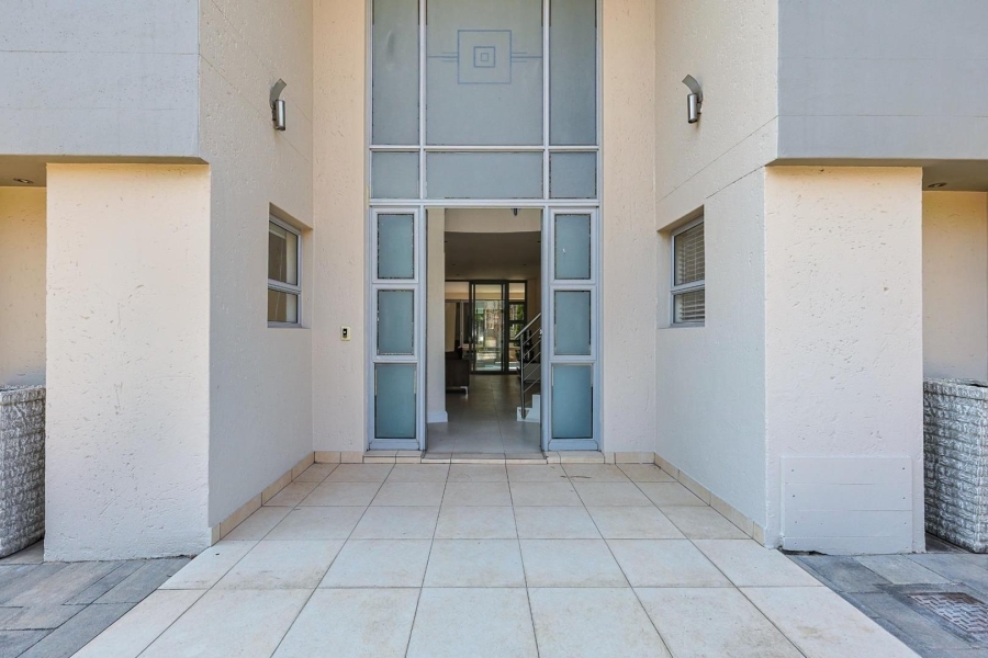 To Let 4 Bedroom Property for Rent in Silver Lakes Gauteng