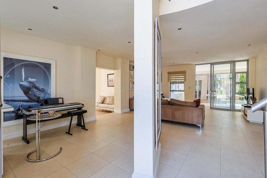 To Let 4 Bedroom Property for Rent in Silver Lakes Gauteng