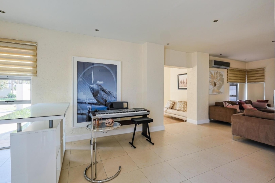 To Let 4 Bedroom Property for Rent in Silver Lakes Gauteng