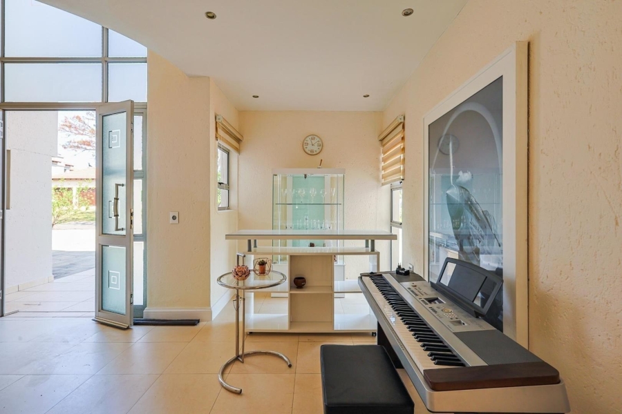 To Let 4 Bedroom Property for Rent in Silver Lakes Gauteng