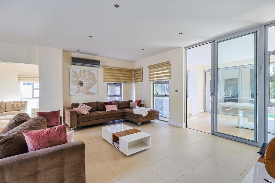 To Let 4 Bedroom Property for Rent in Silver Lakes Gauteng