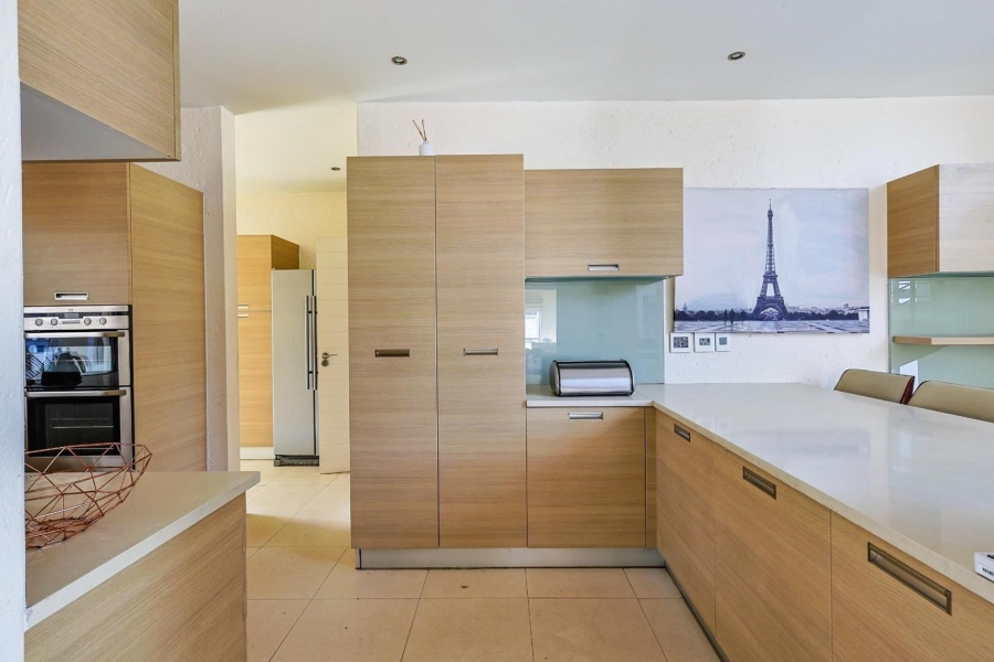 To Let 4 Bedroom Property for Rent in Silver Lakes Gauteng