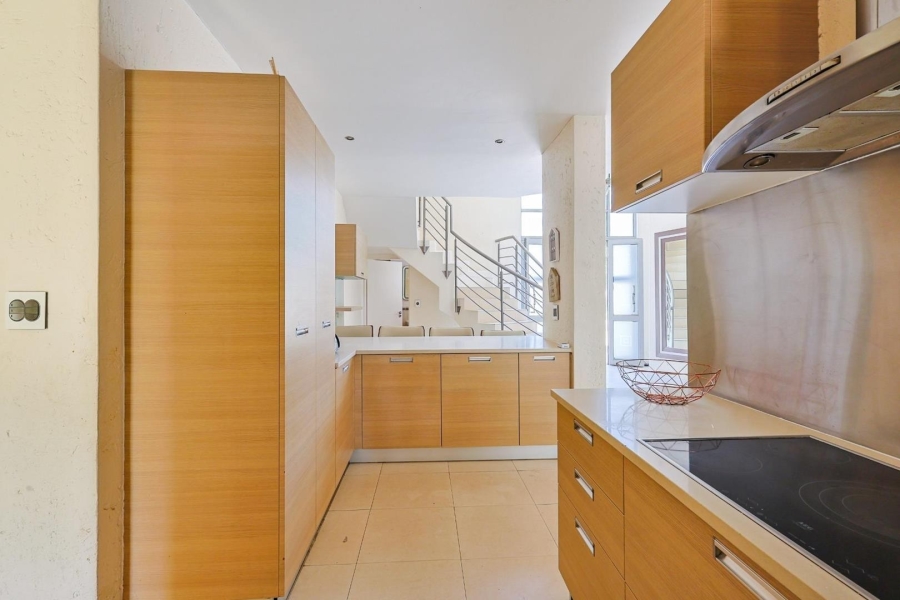 To Let 4 Bedroom Property for Rent in Silver Lakes Gauteng