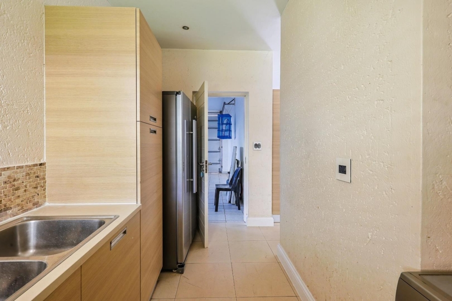 To Let 4 Bedroom Property for Rent in Silver Lakes Gauteng