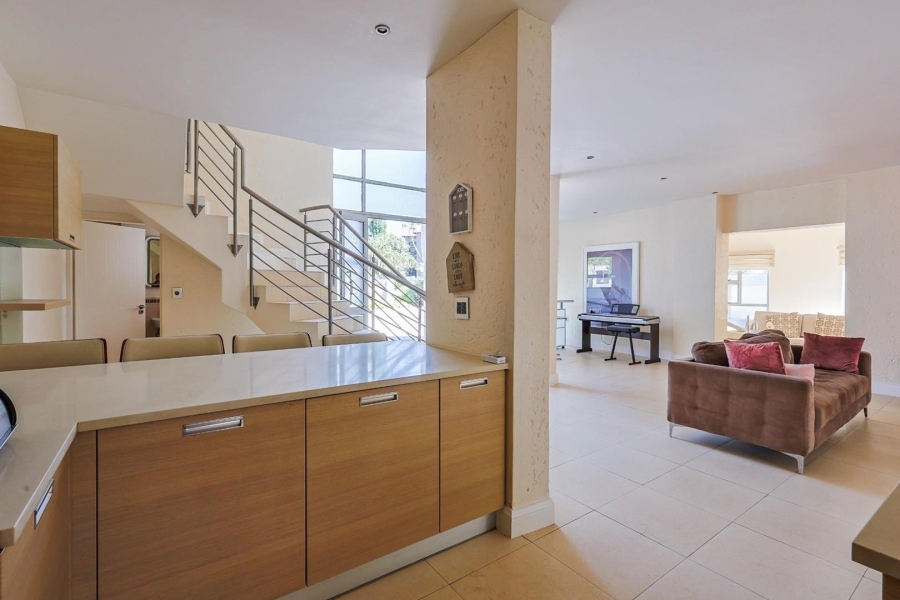 To Let 4 Bedroom Property for Rent in Silver Lakes Gauteng