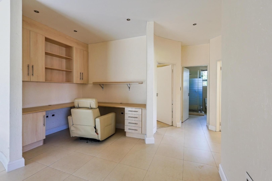 To Let 4 Bedroom Property for Rent in Silver Lakes Gauteng