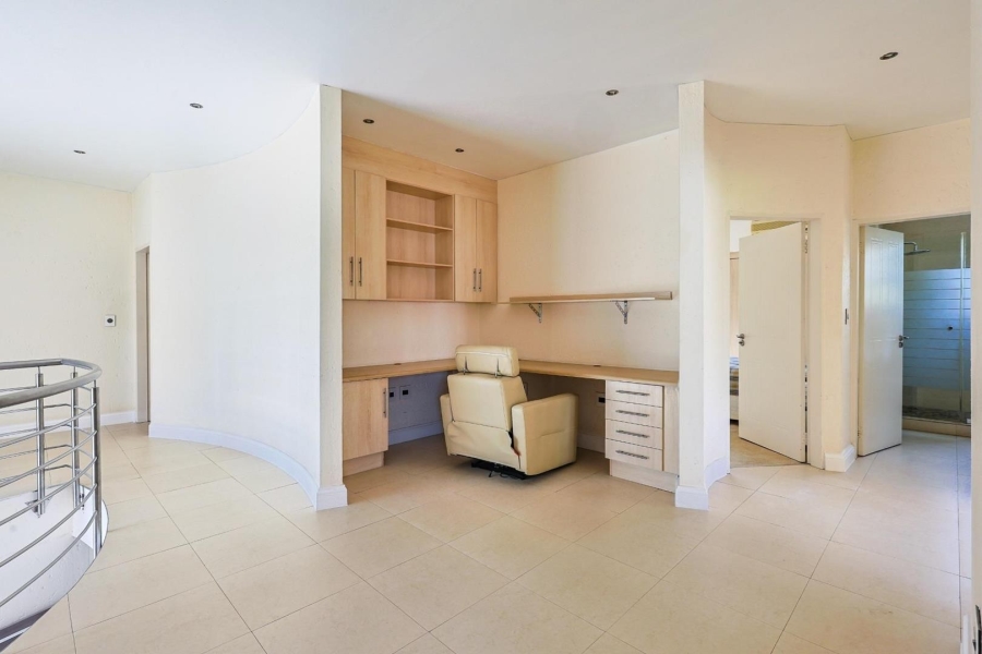 To Let 4 Bedroom Property for Rent in Silver Lakes Gauteng