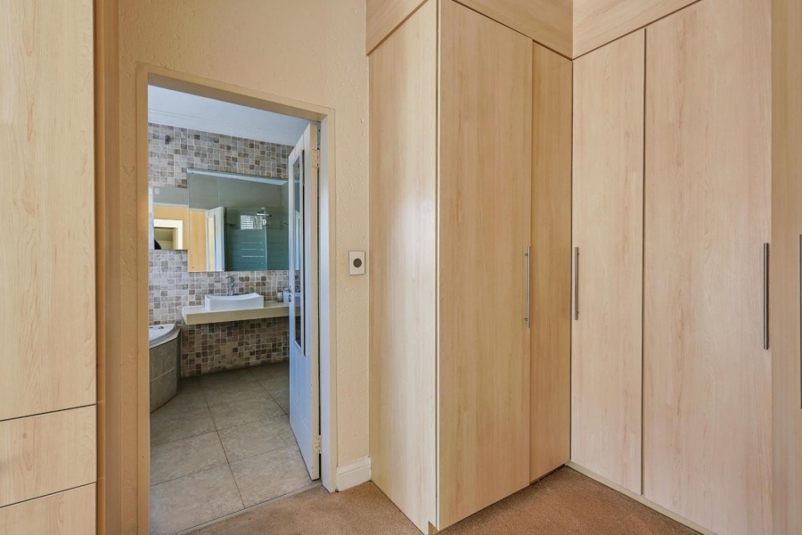 To Let 4 Bedroom Property for Rent in Silver Lakes Gauteng