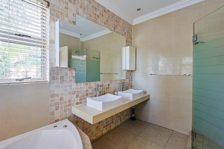 To Let 4 Bedroom Property for Rent in Silver Lakes Gauteng