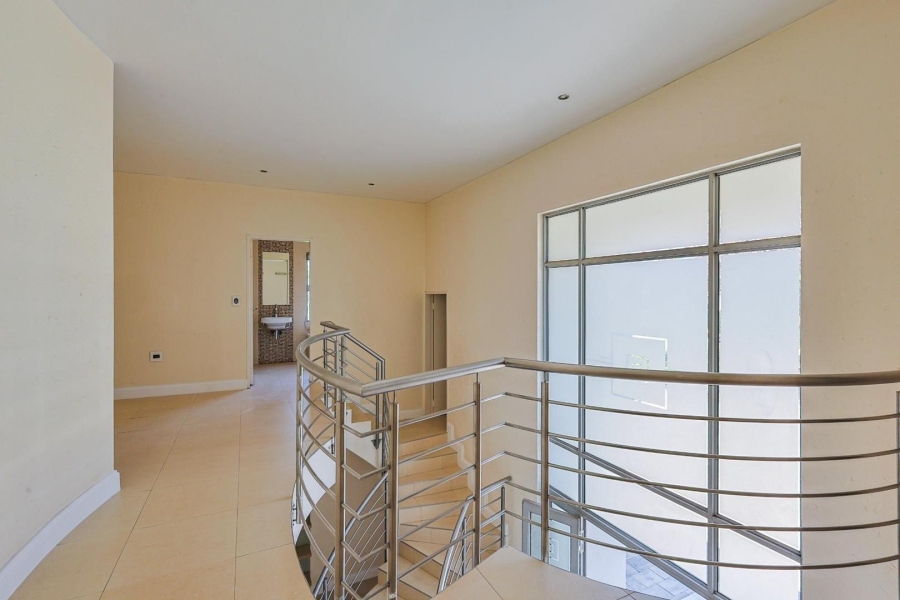 To Let 4 Bedroom Property for Rent in Silver Lakes Gauteng