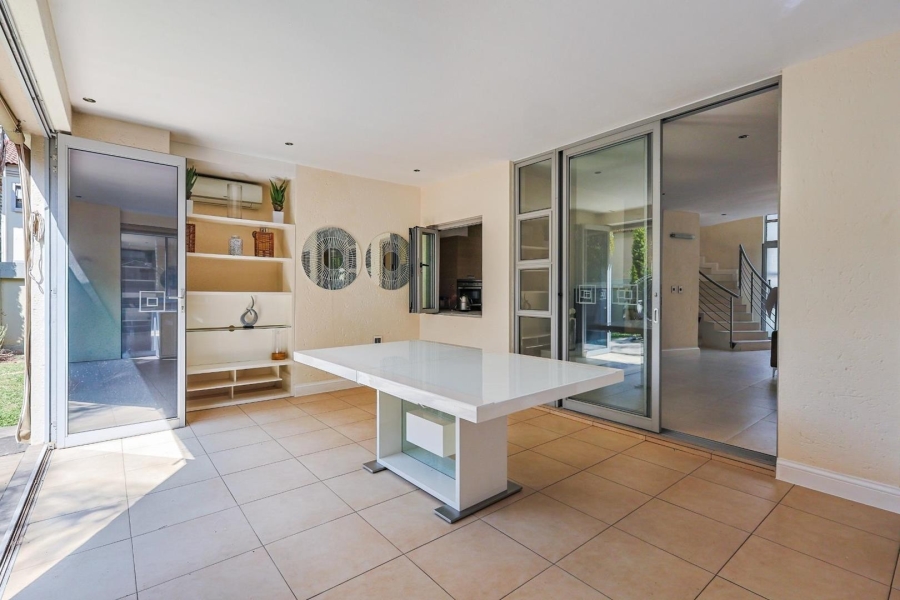 To Let 4 Bedroom Property for Rent in Silver Lakes Gauteng