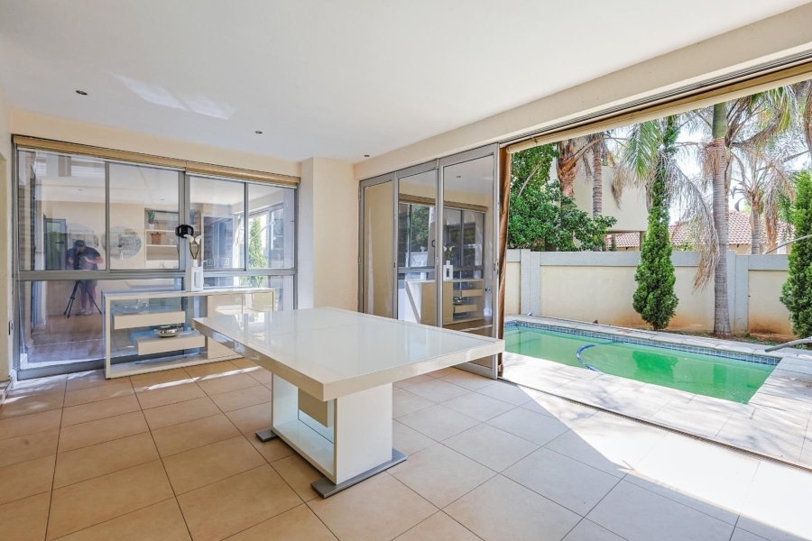 To Let 4 Bedroom Property for Rent in Silver Lakes Gauteng