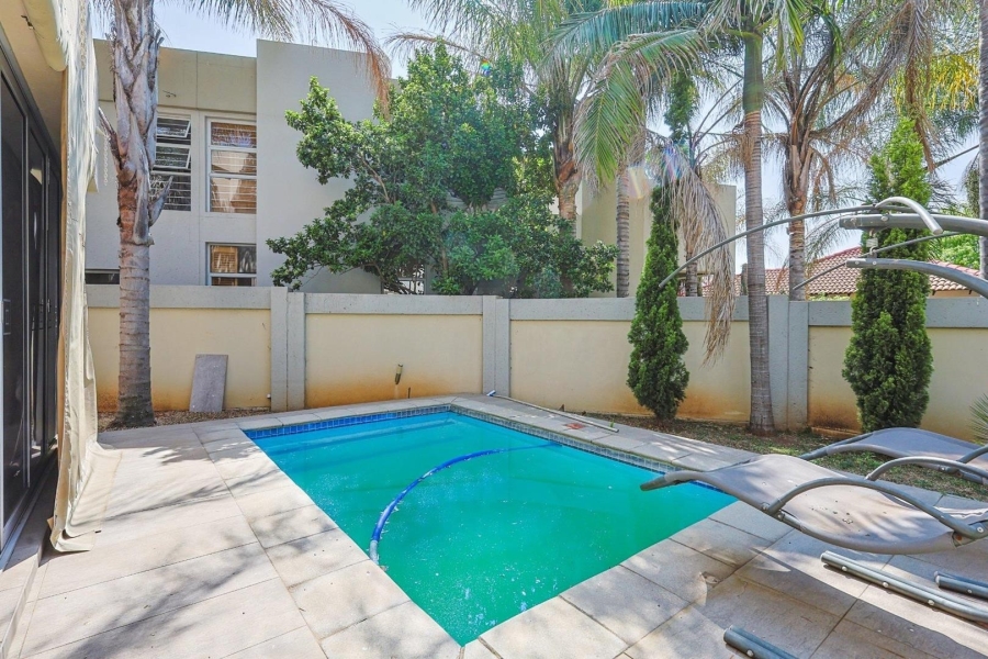 To Let 4 Bedroom Property for Rent in Silver Lakes Gauteng