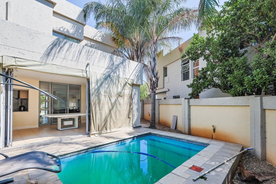 To Let 4 Bedroom Property for Rent in Silver Lakes Gauteng