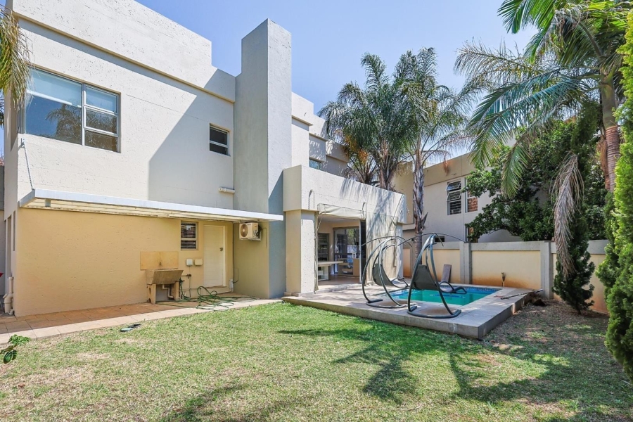 To Let 4 Bedroom Property for Rent in Silver Lakes Gauteng