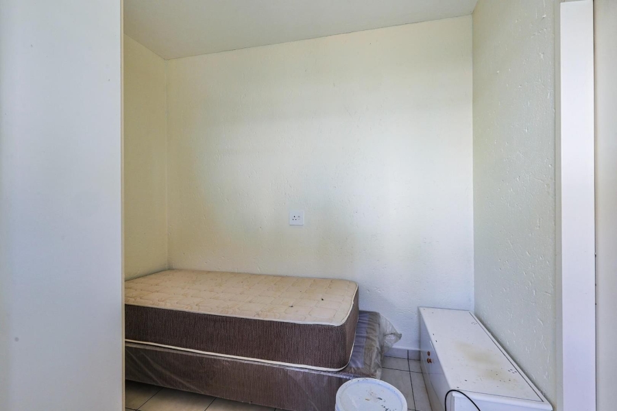 To Let 4 Bedroom Property for Rent in Silver Lakes Gauteng