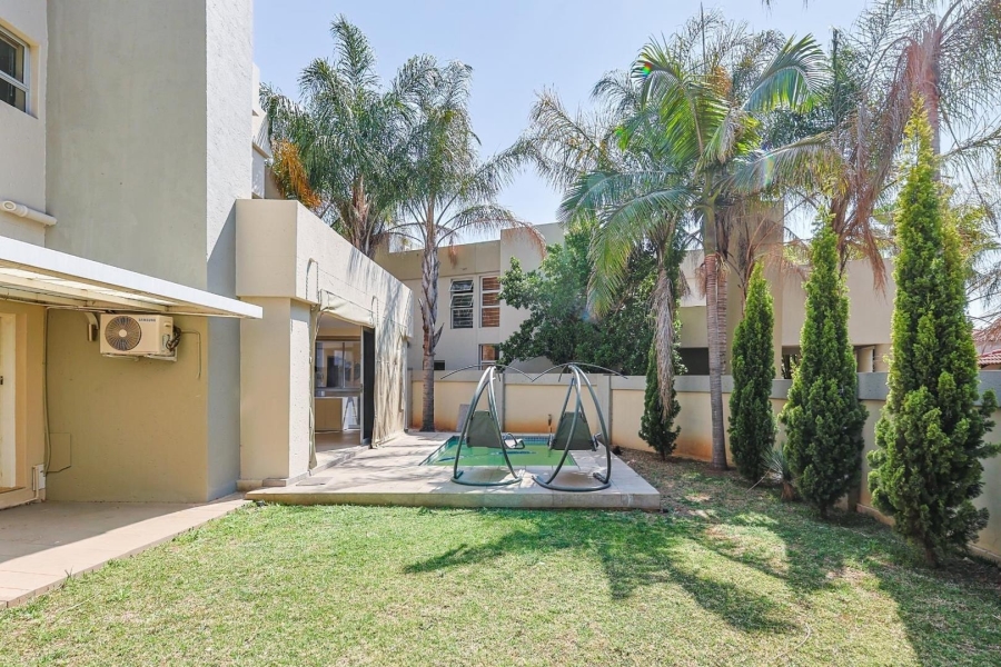 To Let 4 Bedroom Property for Rent in Silver Lakes Gauteng