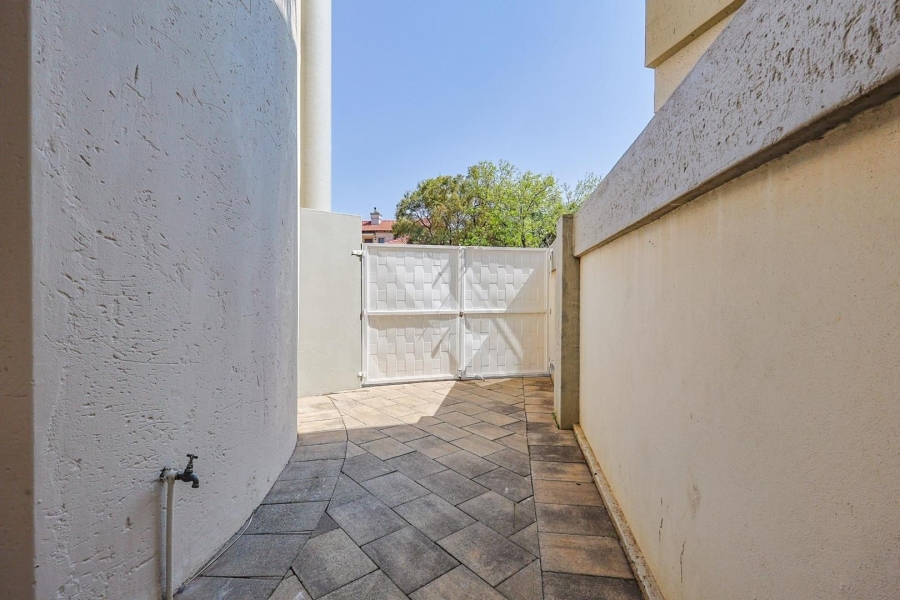 To Let 4 Bedroom Property for Rent in Silver Lakes Gauteng