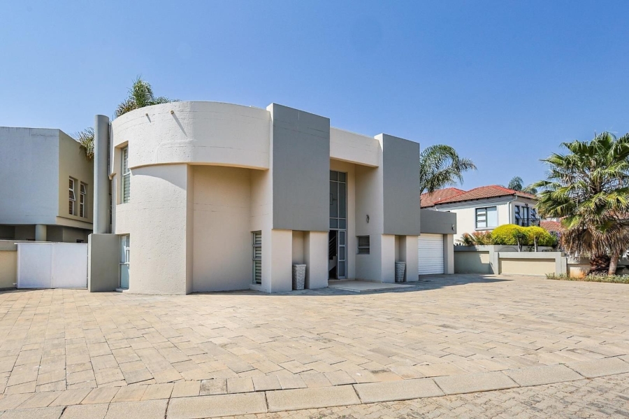 To Let 4 Bedroom Property for Rent in Silver Lakes Gauteng