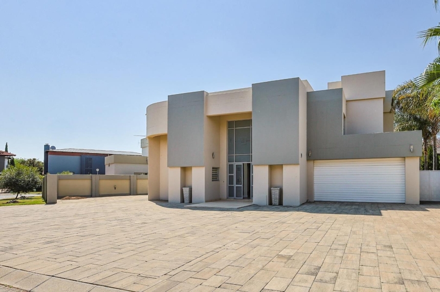 To Let 4 Bedroom Property for Rent in Silver Lakes Gauteng