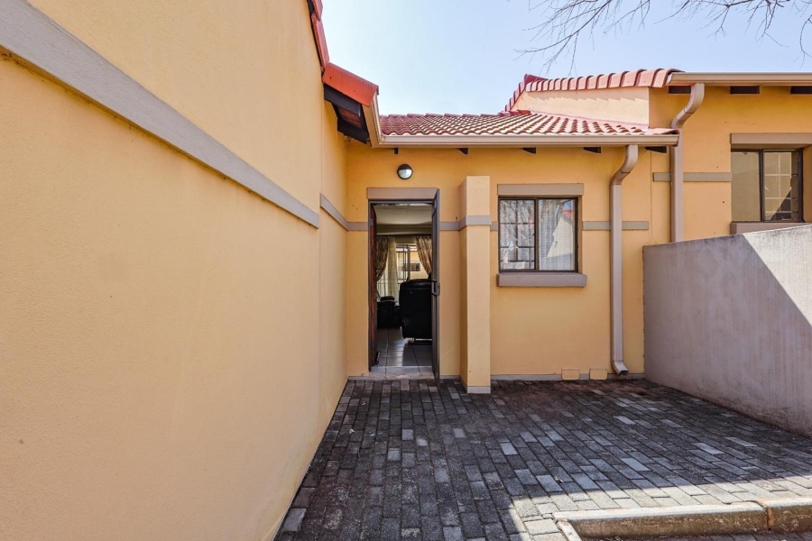 2 Bedroom Property for Sale in Mooikloof Ridge Gauteng