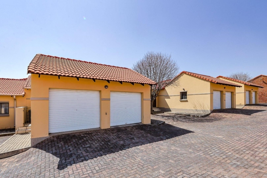 2 Bedroom Property for Sale in Mooikloof Ridge Gauteng