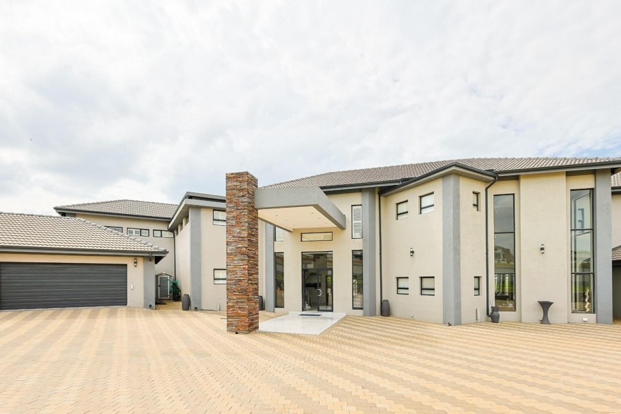 8 Bedroom Property for Sale in Mooikloof Gauteng