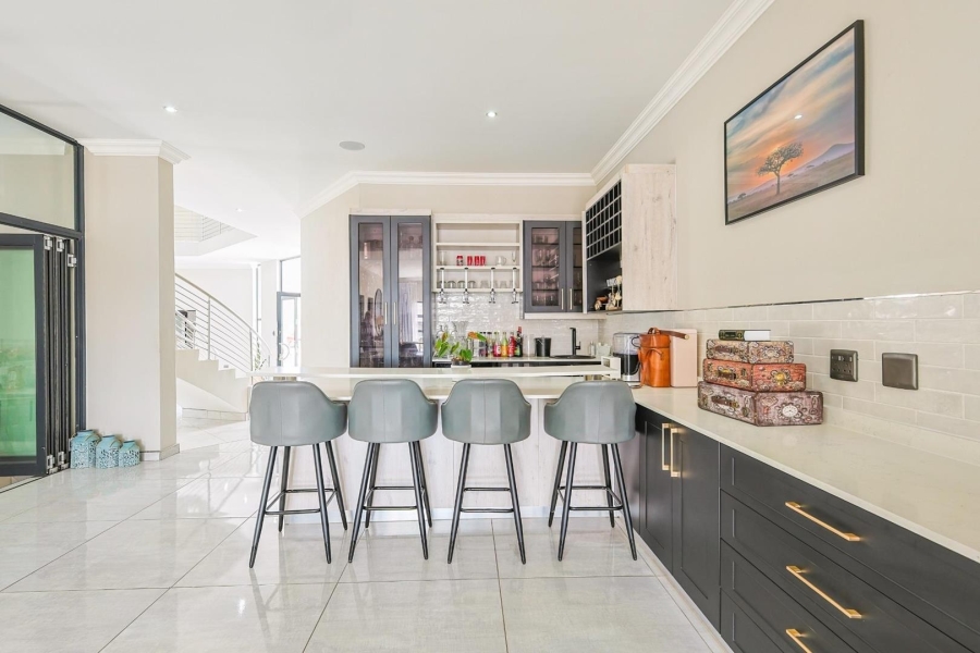 8 Bedroom Property for Sale in Mooikloof Gauteng