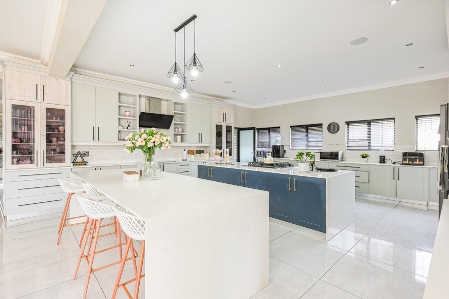 8 Bedroom Property for Sale in Mooikloof Gauteng